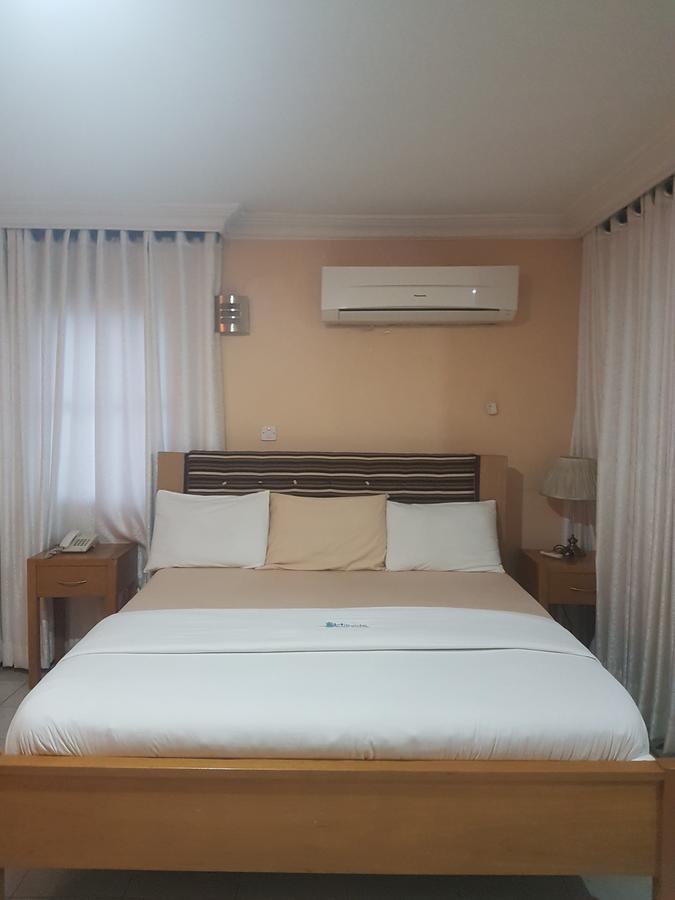 Hotel Hillside Gardens Ltd Lagos Esterno foto